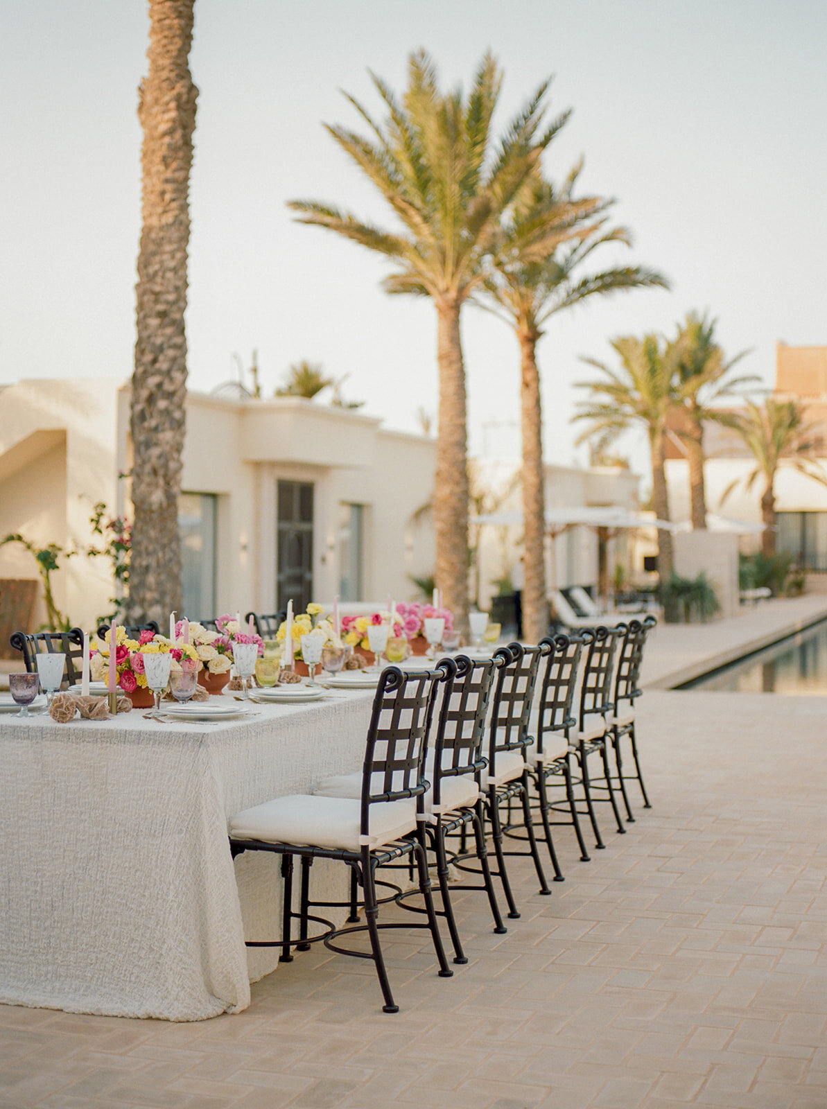 Destination wedding inspired by pink bougainvilleas at Dar Oomi Djerba Veronique lorre direction artistic floral designer Thomas Audiffren26