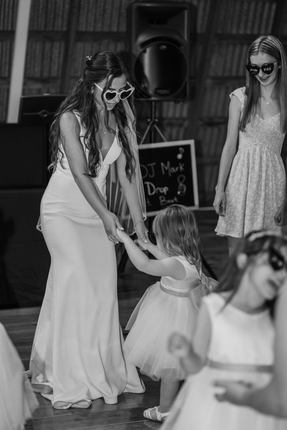 Jennalynn-Michael-Hayloft-at_Moonshine-Farm-Santana-Block-Photography-258