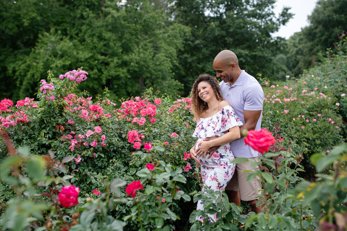 Maternity session surrounded by flowers
