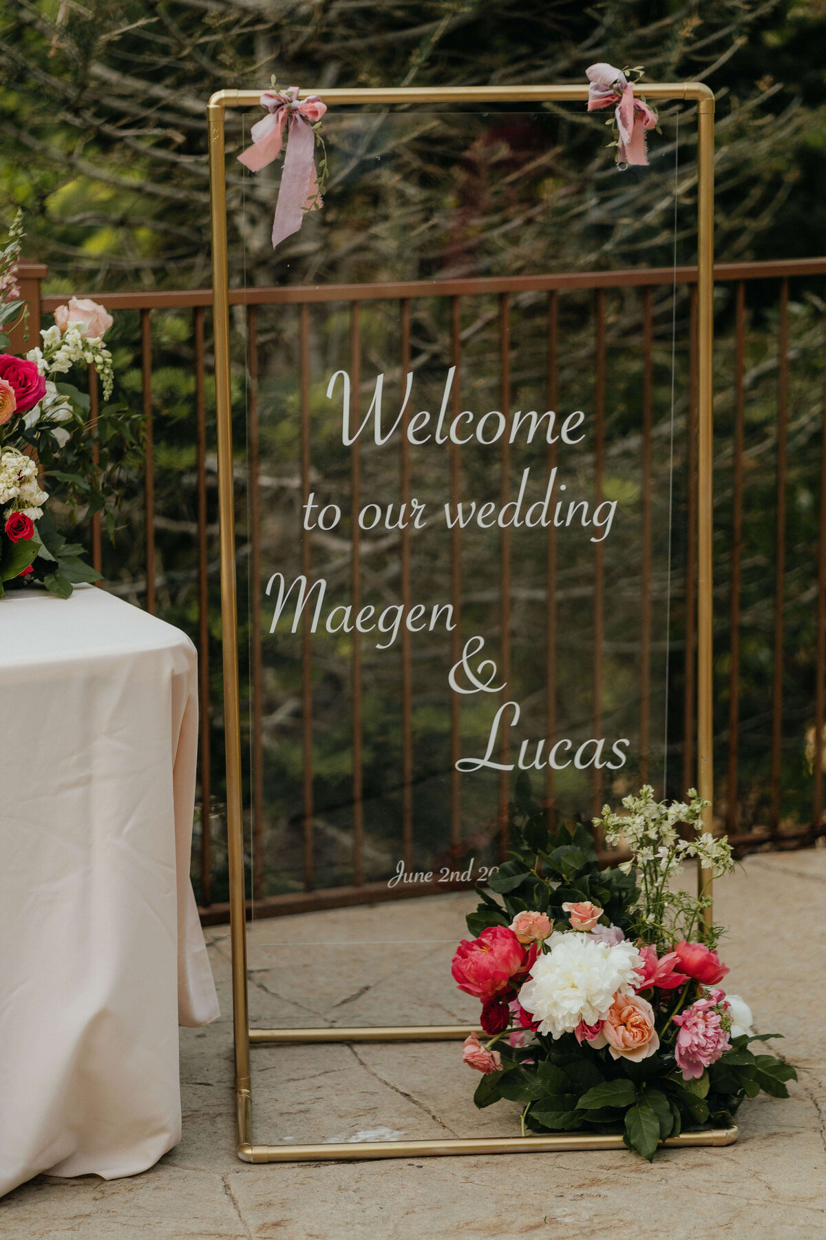 welcome-sign-wedding-maegen-lucas-june-utah-jmay-photo