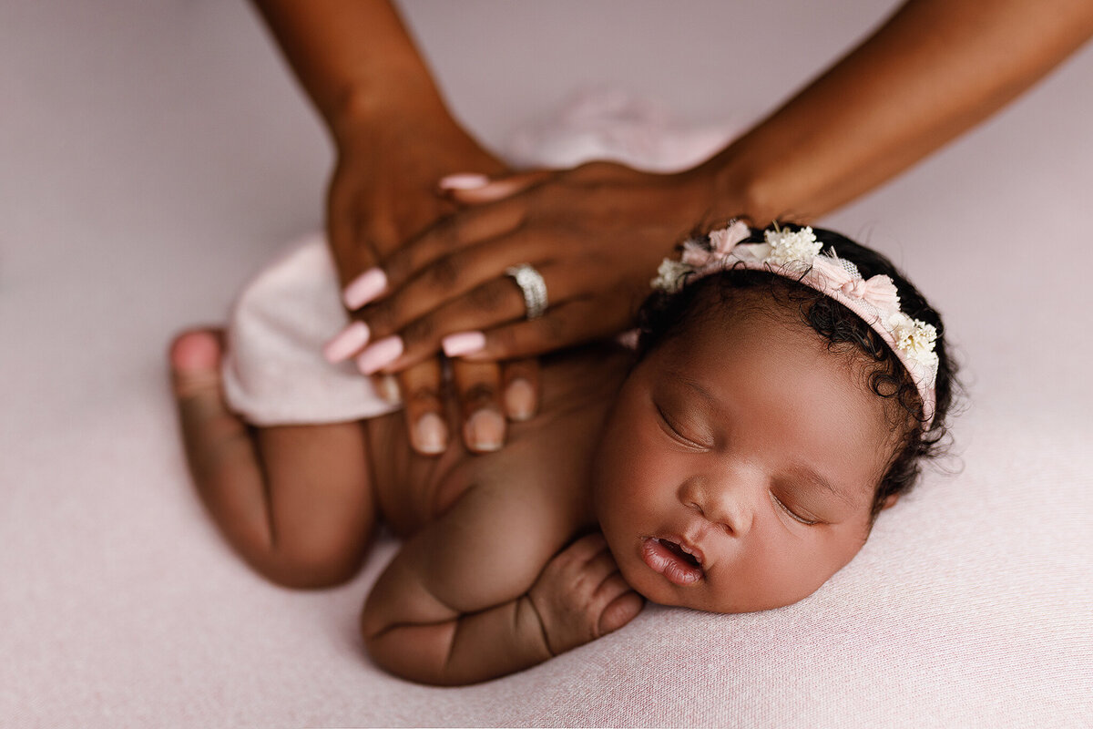 McDonough newborn photographer, Atlanta Newborn Photographer, Fayetteville newborn Photographer, Peachtree city newborn photographer, Hampton ga newborn photographer, marietta ga newborn photographer