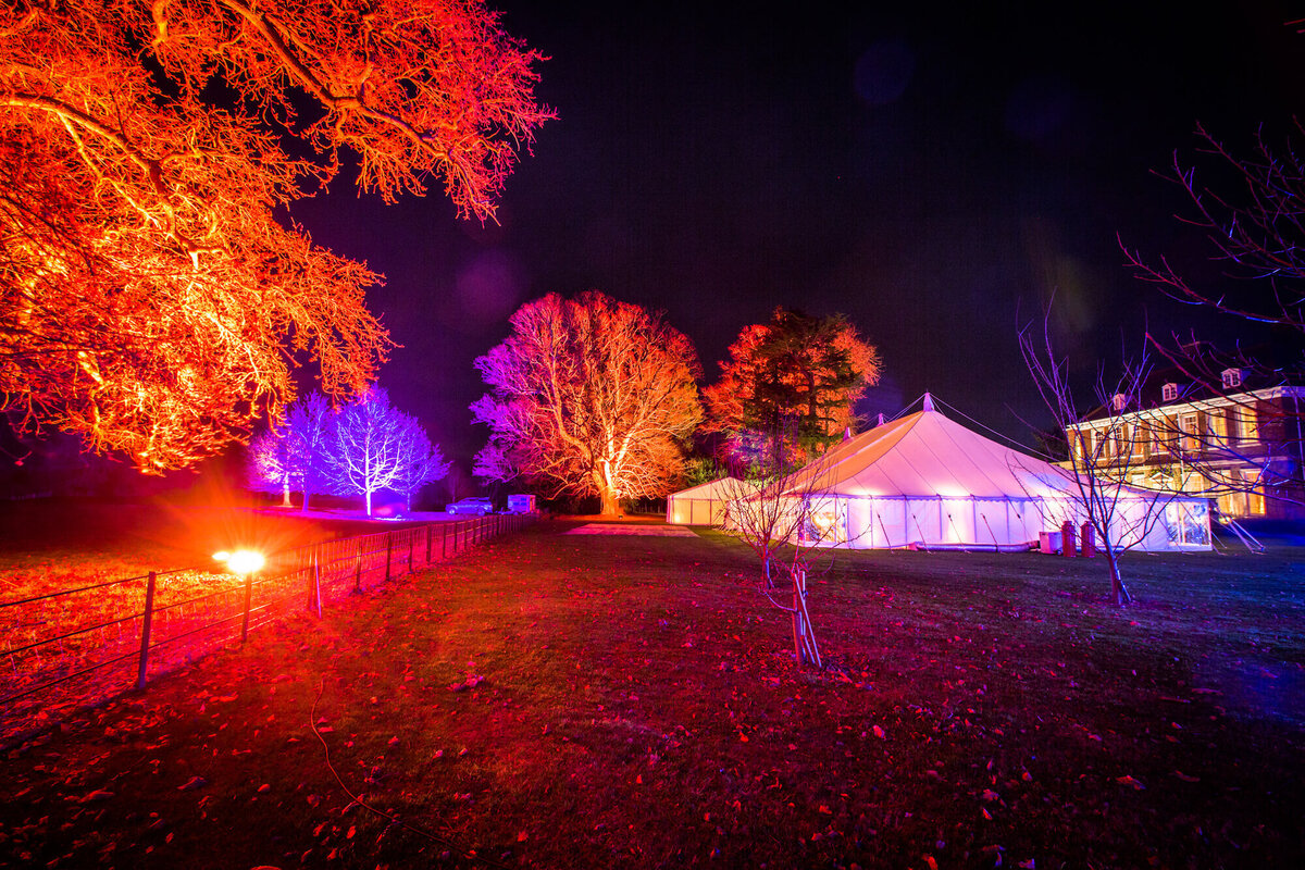 18 Outside Wedding Lighting