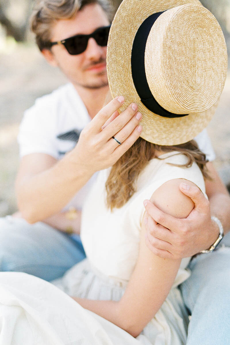 Engagement 1200px-1075