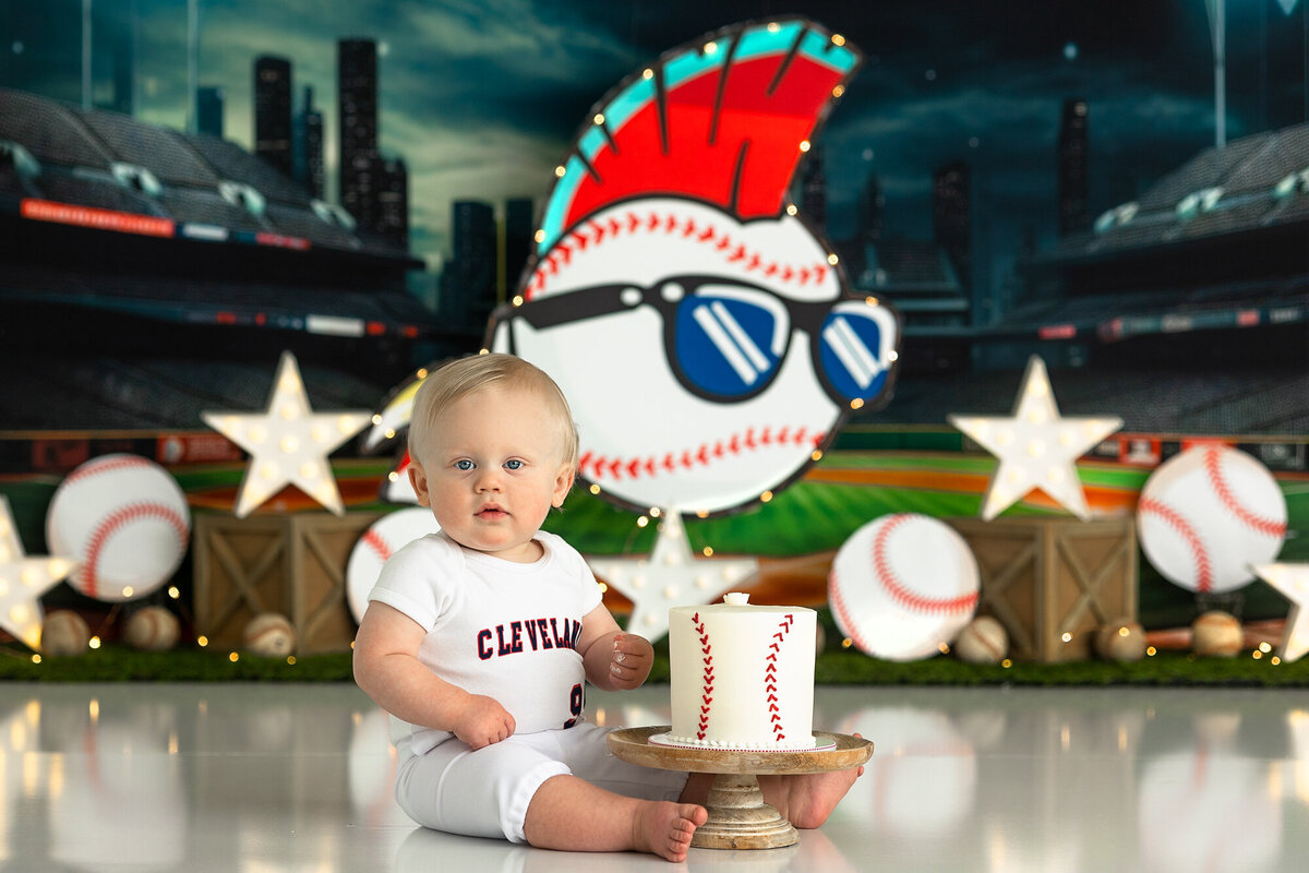 columbus-dayton-cincinnati-ohio-baby-first-birthday-cake-smash-photographer-cleveland-indians-guardians-ricky-vaughn-major-league-movie-wild-thing-baseball-amanda-estep-photography