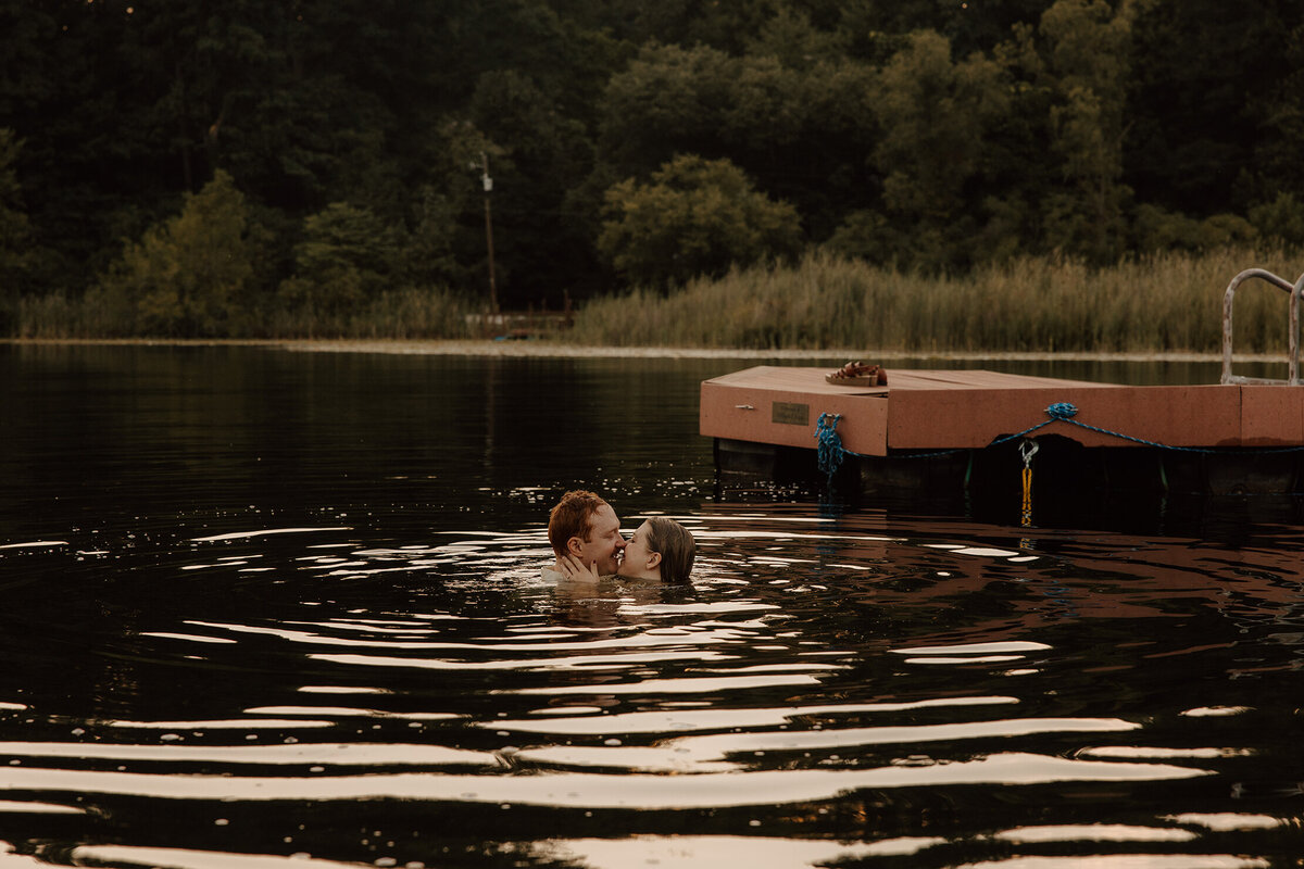 couple-in-water-meg-pearson-photography-midwest
