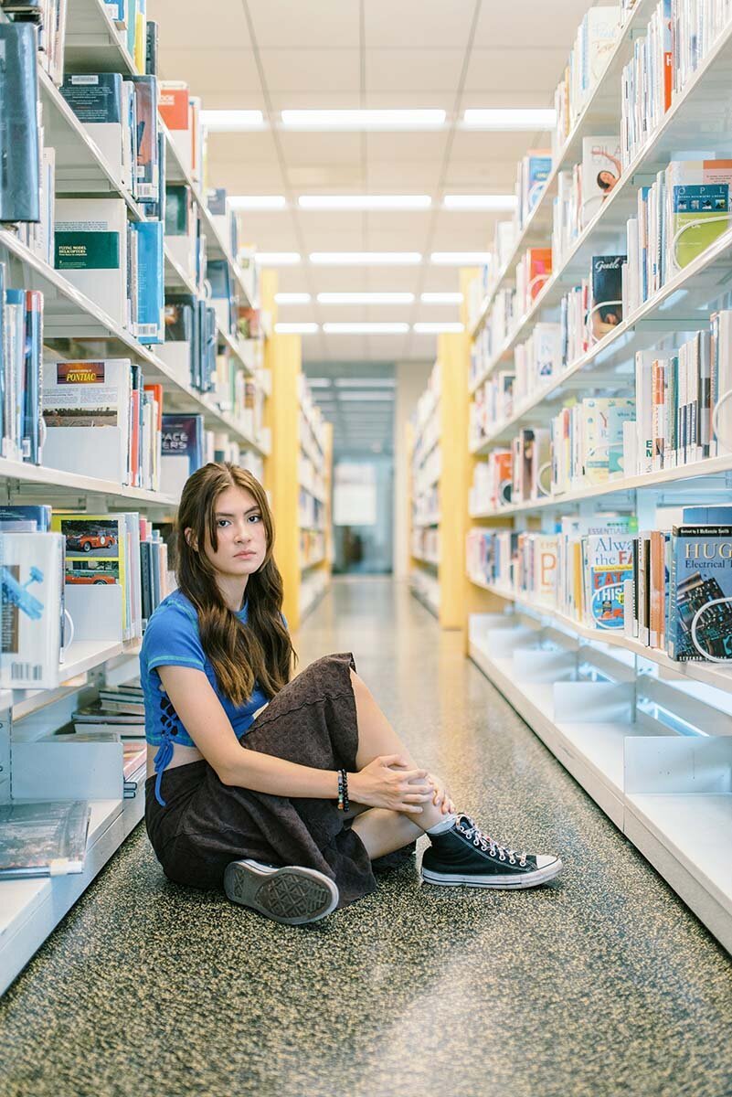 cs-03-oak-park-library-senior-photos