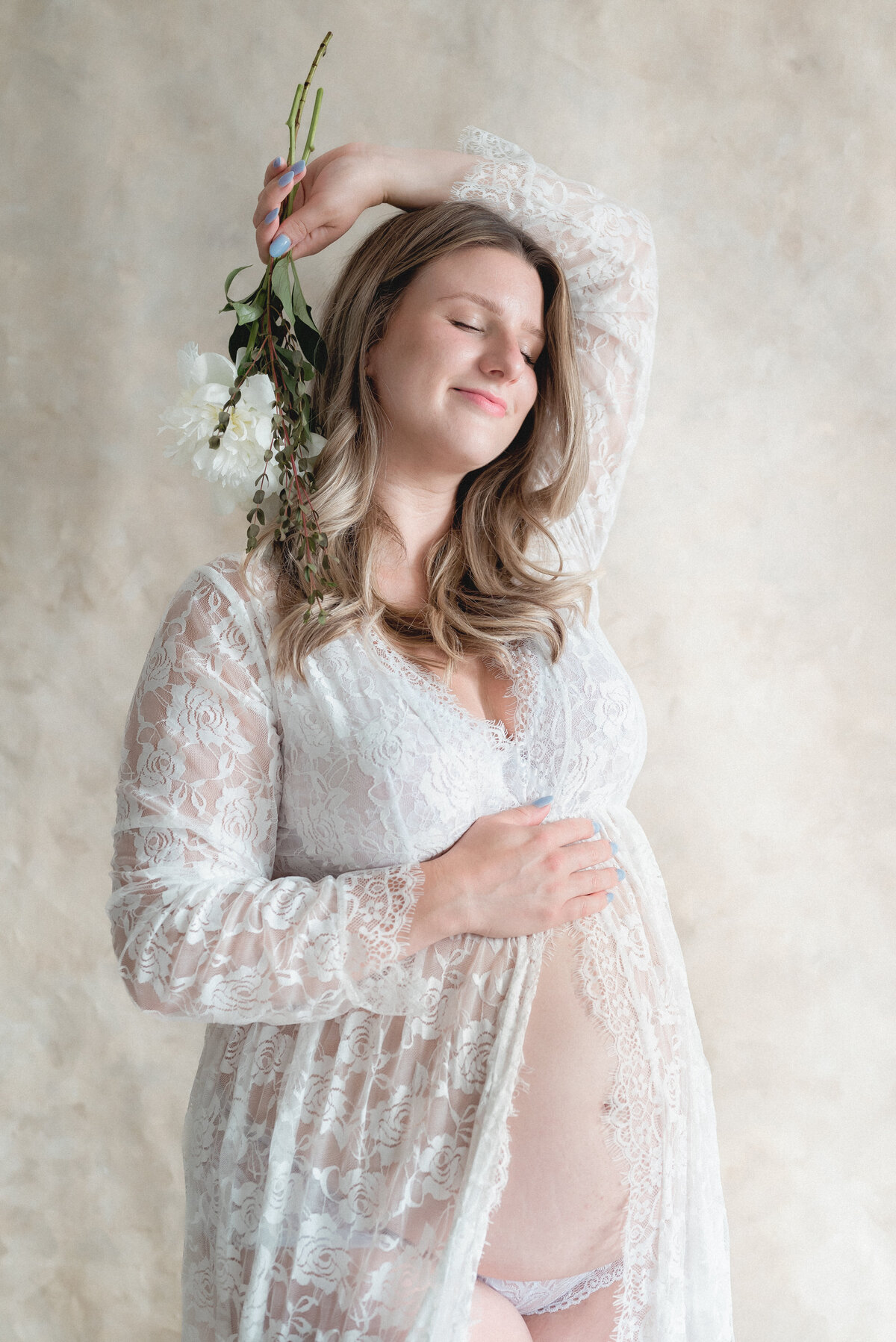 Brooke Lacombe is an Ottawa, Ontario based maternity photographer, specializing in motherhood, maternity, newborn and family fine art photography.