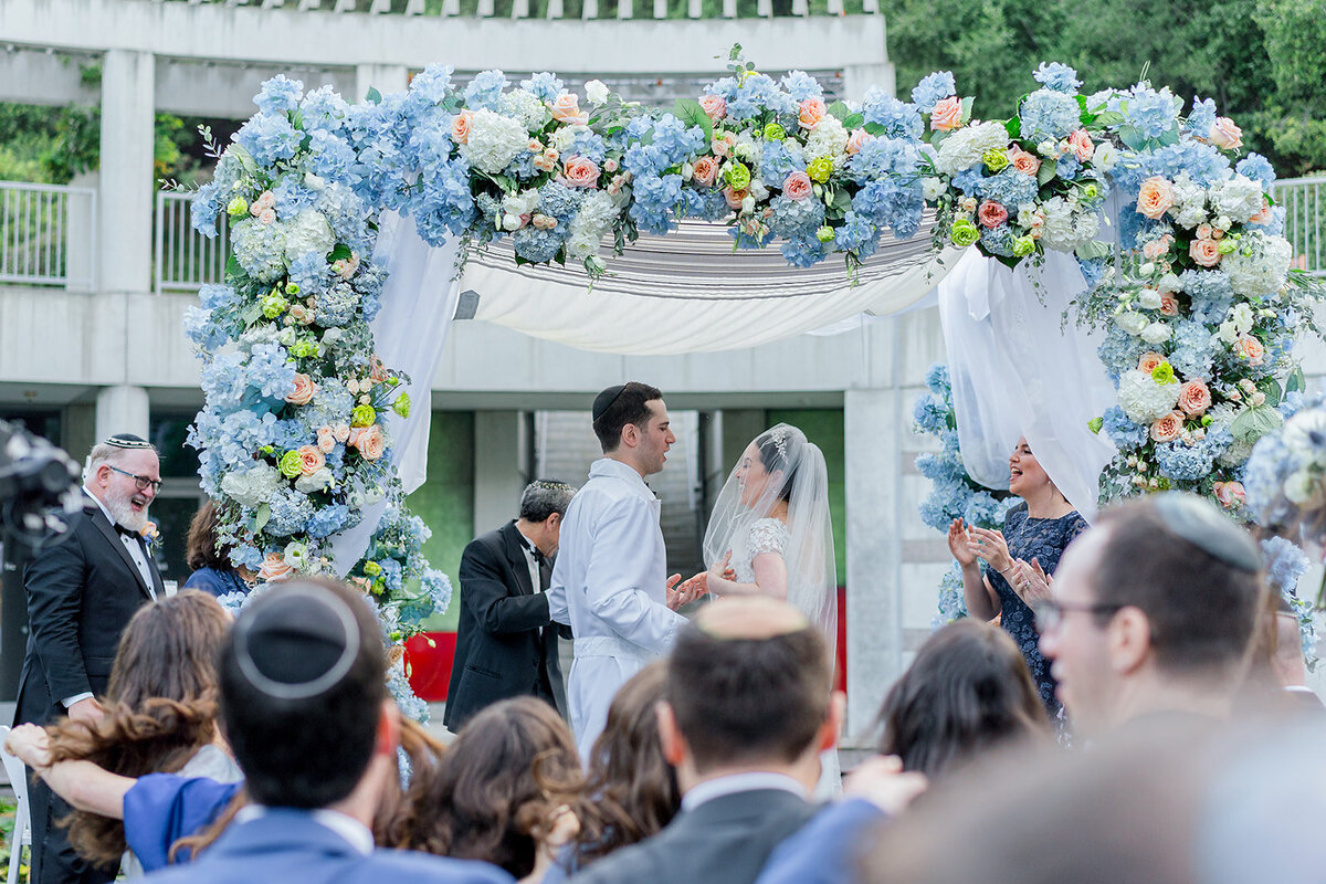 Large Traditional Jewish Wedding in Los Angeles photographed by Eliana Melmed Photography