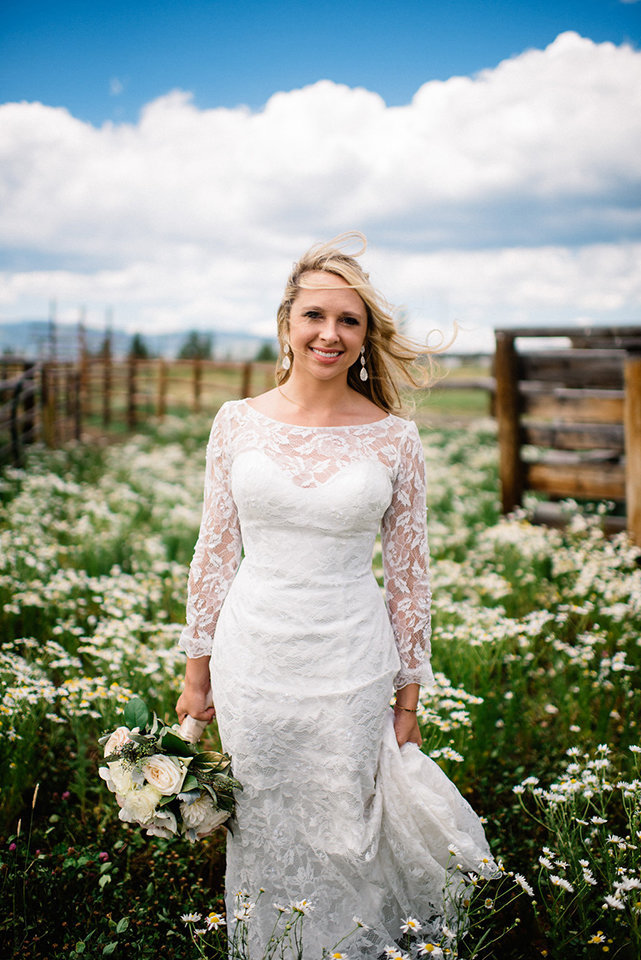 Strawberry-Creek-Ranch-Modern-Minimalist-Outdoor-wedding-in-Granby-Colorado-Field-Of-Flowers