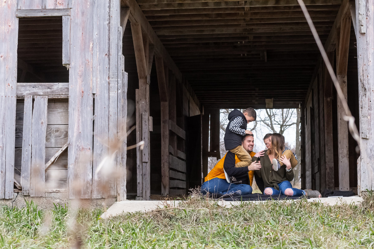 Outdoor Kansas City portraits showing genuine family togetherness