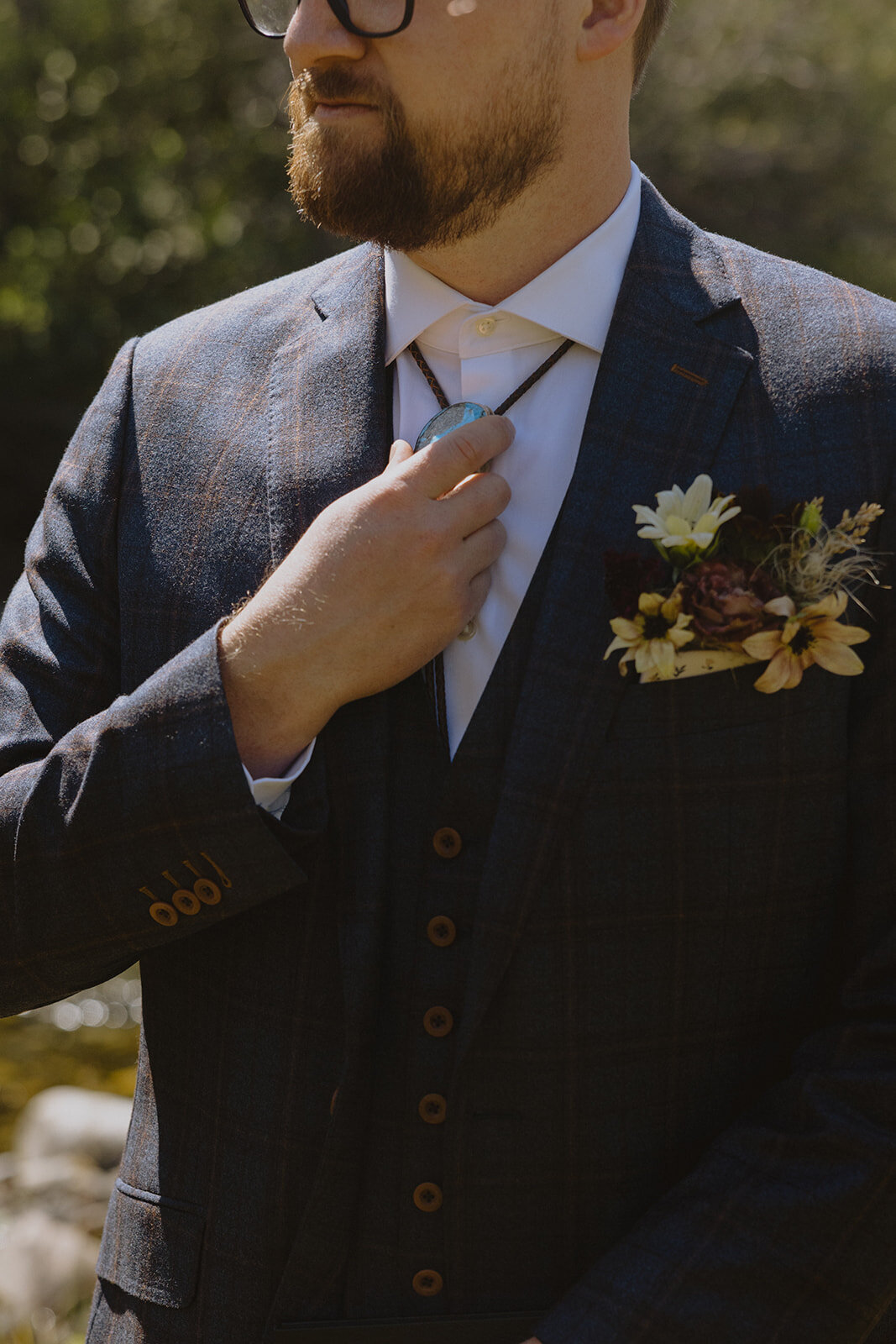 trail-creek-cabin-end-of-summer-wedding-kelly-jackson-first-look-12