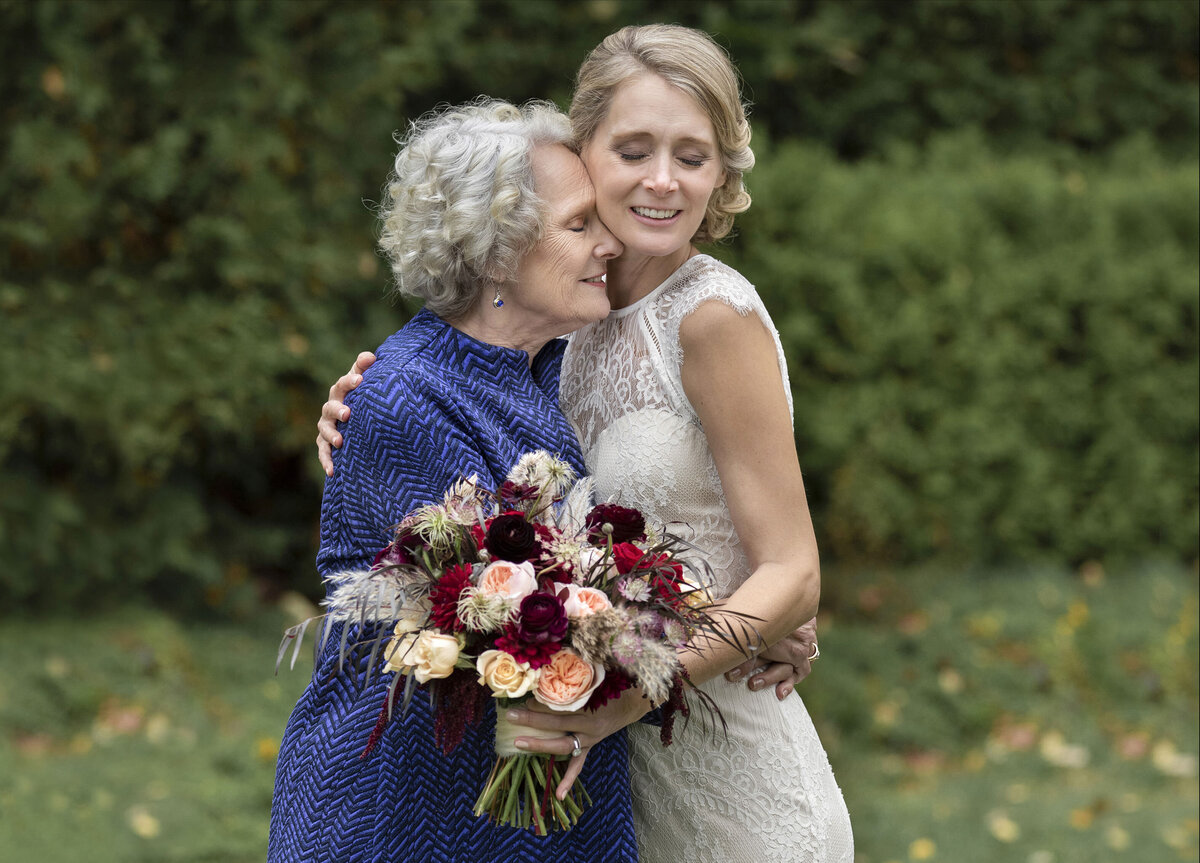 backyard wedding in Candem Maine by Enid Arvelo