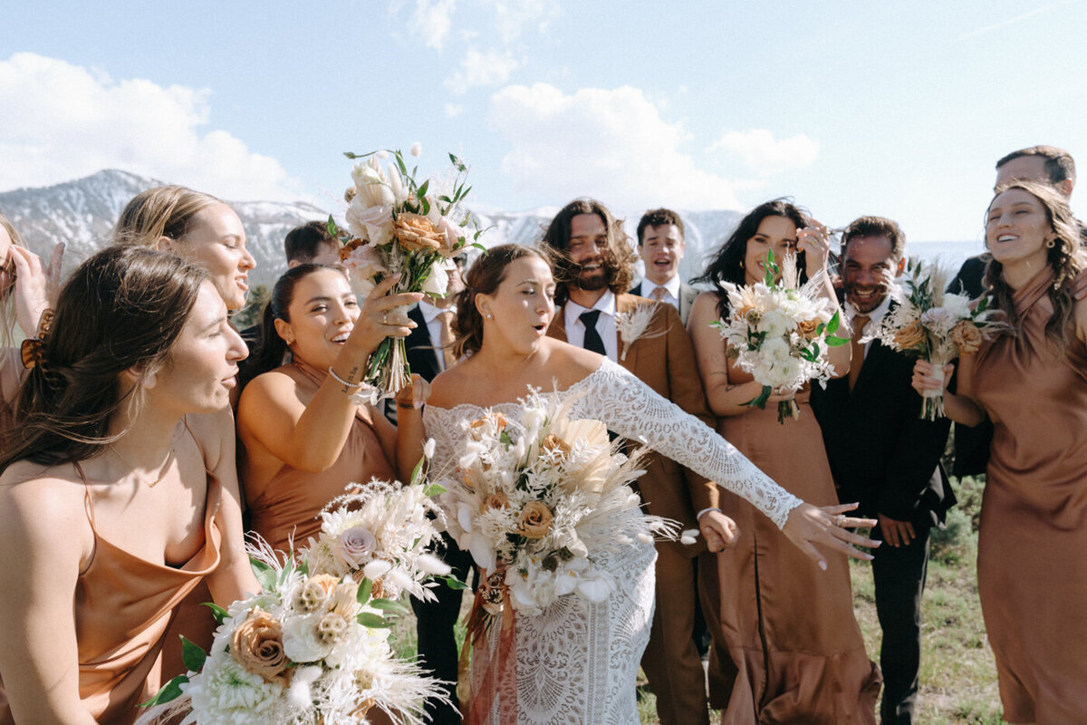 Mammoth Lakes Wedding Ceremony Space, Destination Wedding Photographers Located in Mammoth CA, Southern California Weddings & Elopement Photographers | Vivian Fox Photography, Luxury Wedding & Elopement Photographer based in Southern California