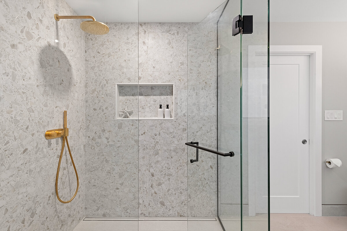 final image of our botanical luxe ensuite bathroom design project