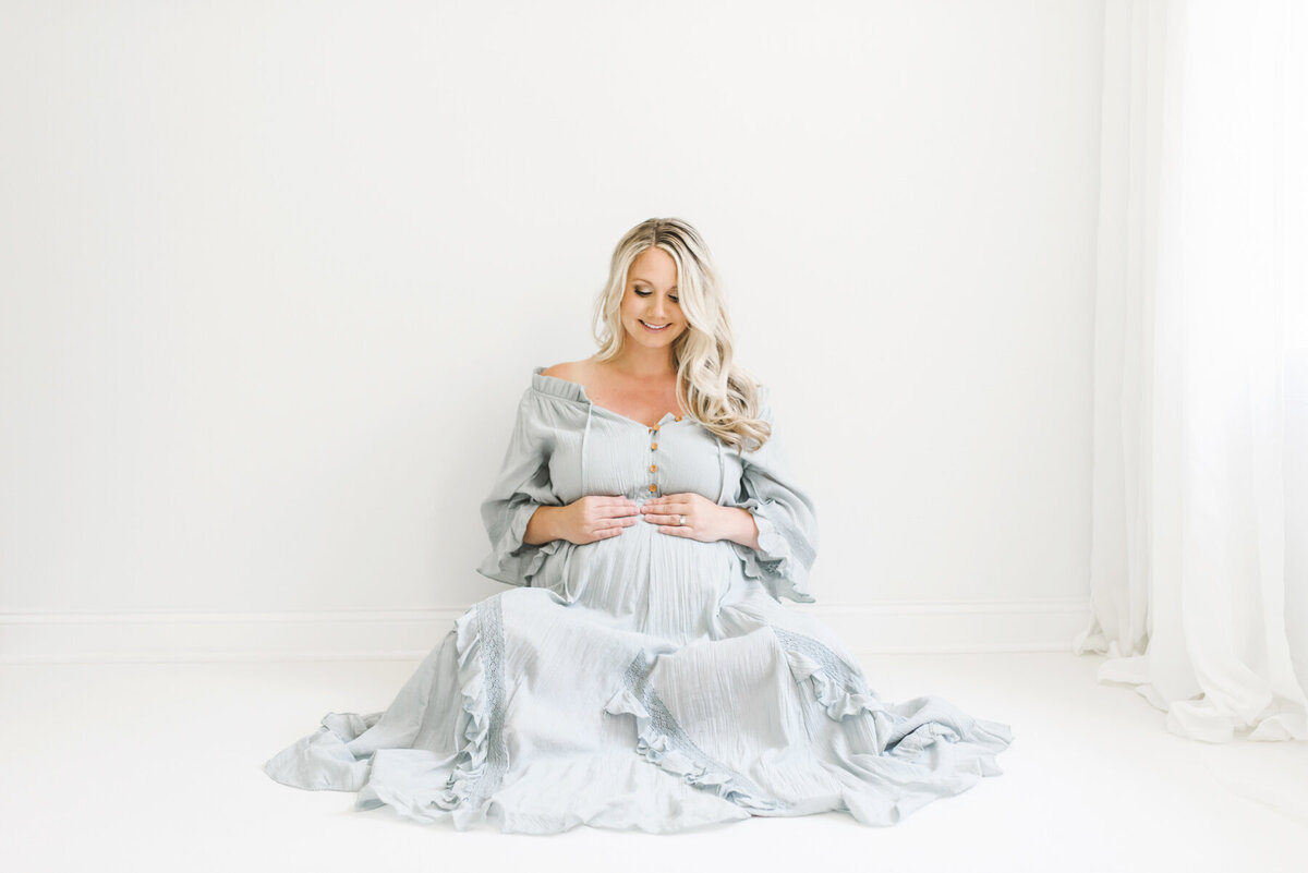 Light-Airy-Maternity-Session-33