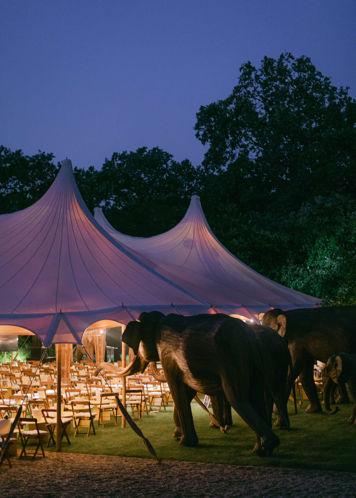 chloe-winstanley-events-lancaster-house-stretch-tent-nighttime