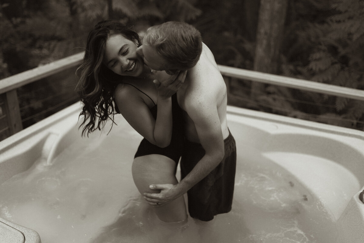 casualcouplesinhomesessionkansascityphotographer-84