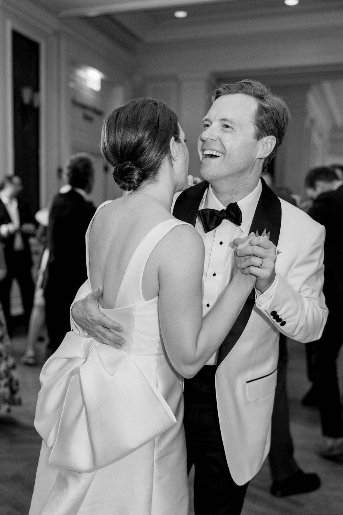 Lexi Benjamin Photography_Reynolds Chicago History Museum Wedding_07.06.24-376