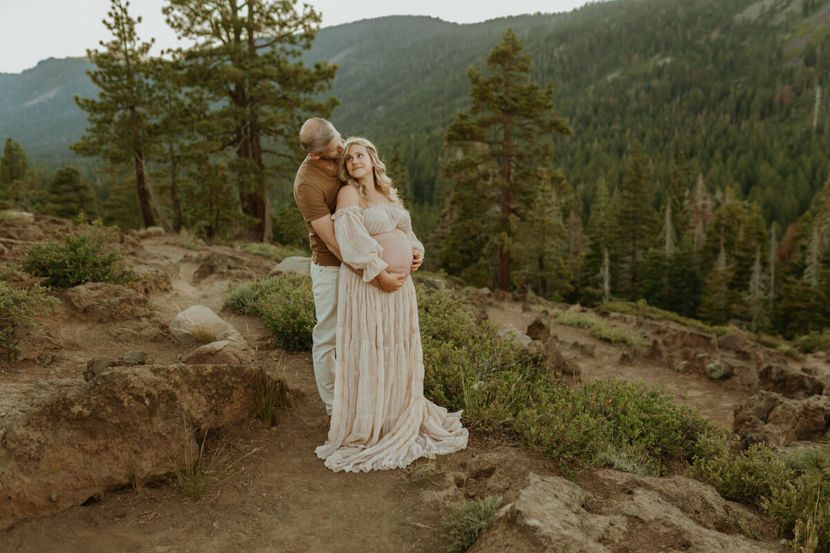 Lake Tahoe-Maternity-Photographer-15