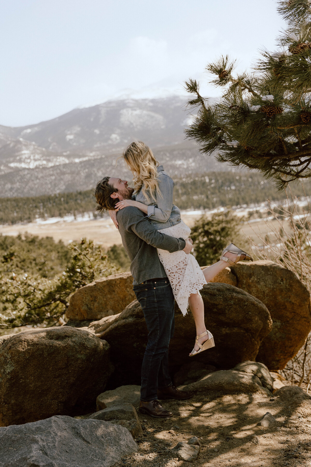 ashlynnshelbyphotograhpy_ 3m curve _ Rocky Mountain National Park Engagement Shoo-39