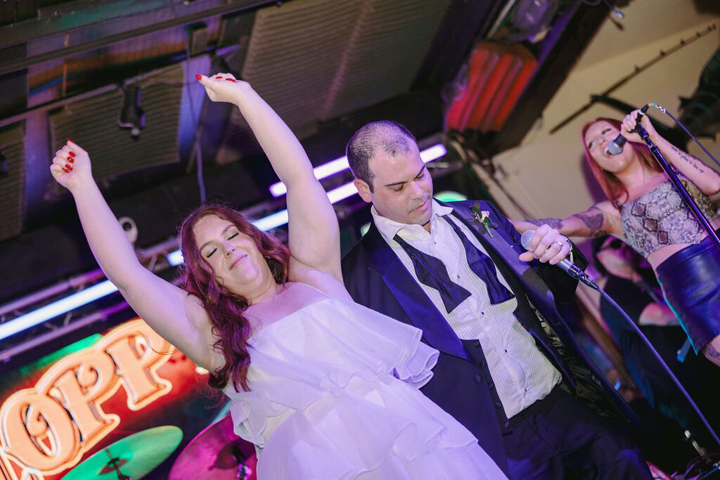 guest list management, wedding day, wedding day timeline, happy couple