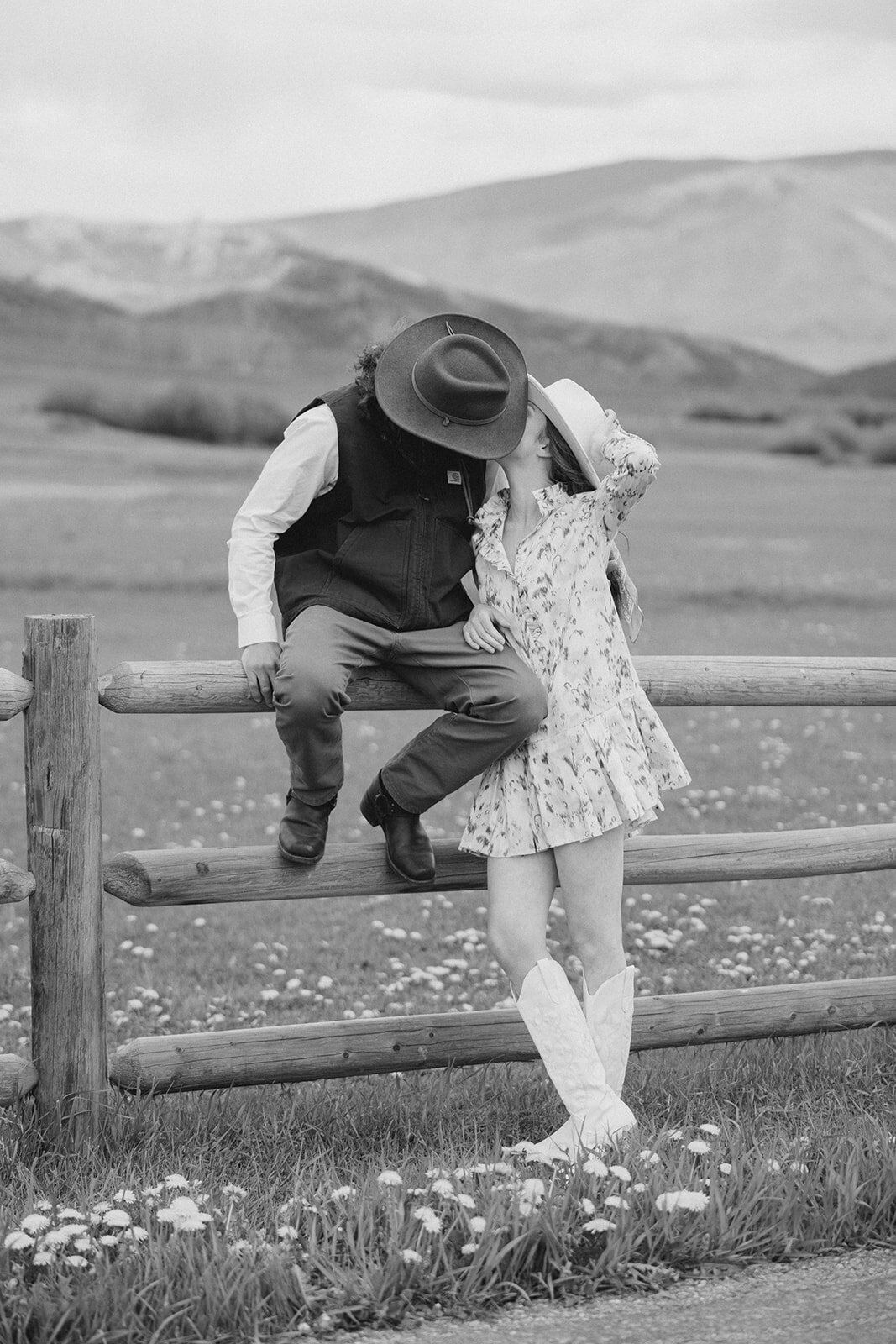 brooke-nash-photography-aspen-colorado-engagement-session-121