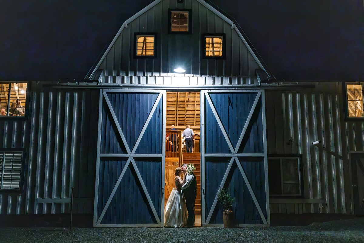 37-RaeganLiam-Wedding-Photographer-St-Cloud-Brainerd-MN-MindiJenningsPhotography