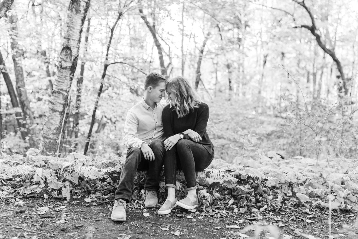 modern-engagement-photos-the-paper-elephant-040