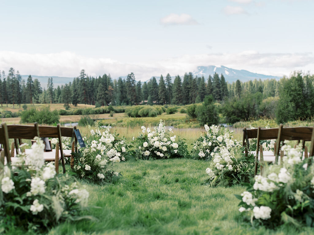 white-floral-ceremony