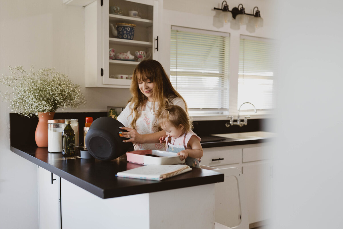 mommy-and-me-baking-photoshoot-66