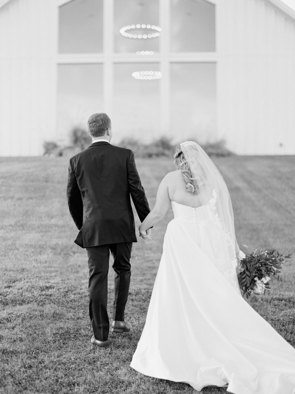 the-farmhouse-wedding-houston-texas-wedding-photographer-mackenzie-reiter-photography-83