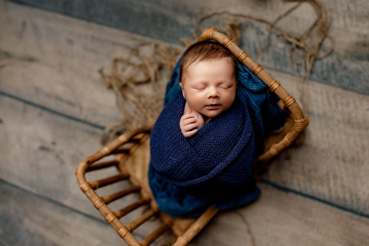 Enzo-Northwest-Arkansas-Newborn-Photographer-11
