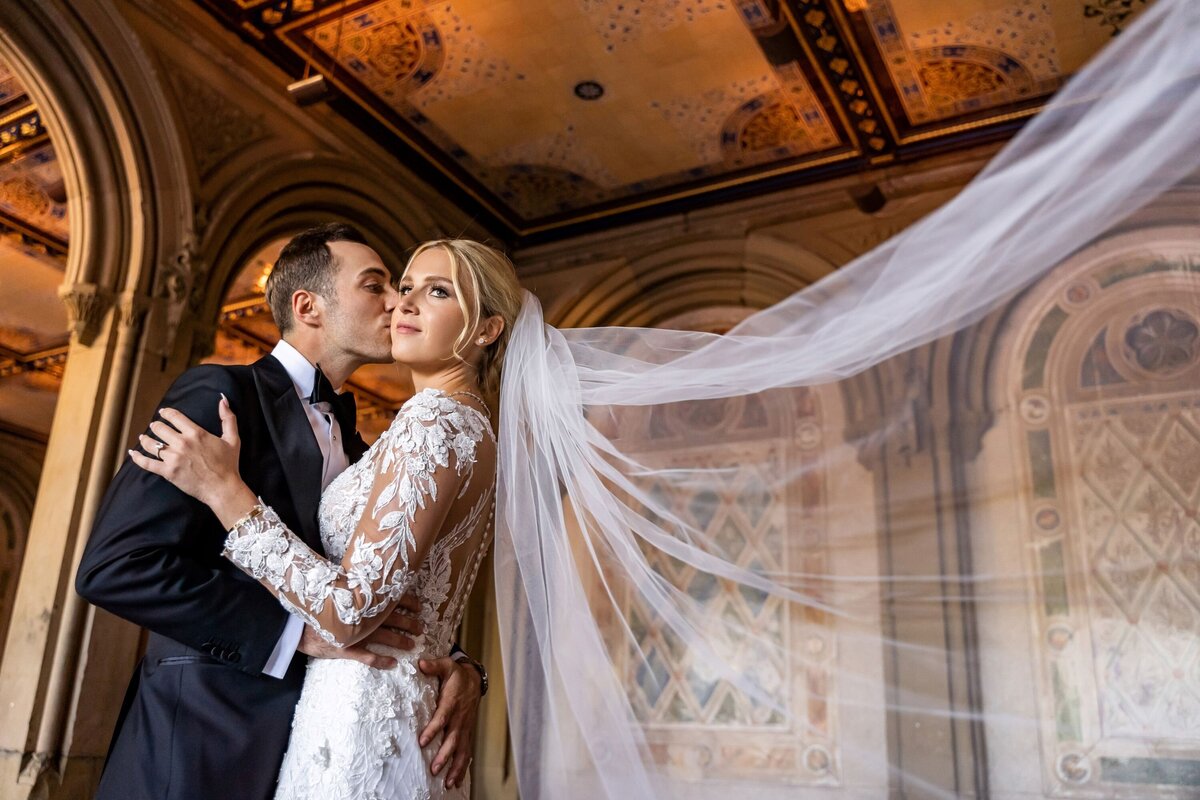 emma-cleary-new-york-nyc-wedding-photographer-videographer-venue-loeb-boathouse-in-central-park-14