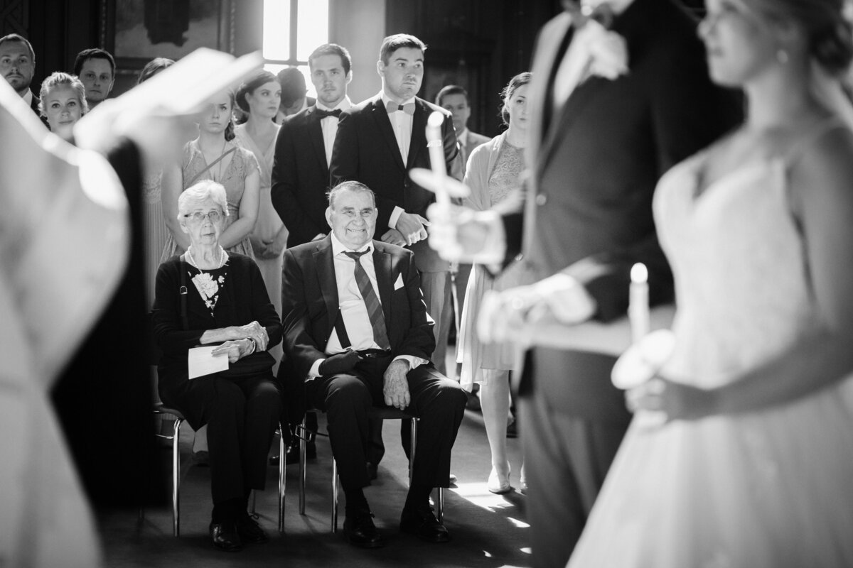 pyry-kantonen-023-wedding-happy-grandparents