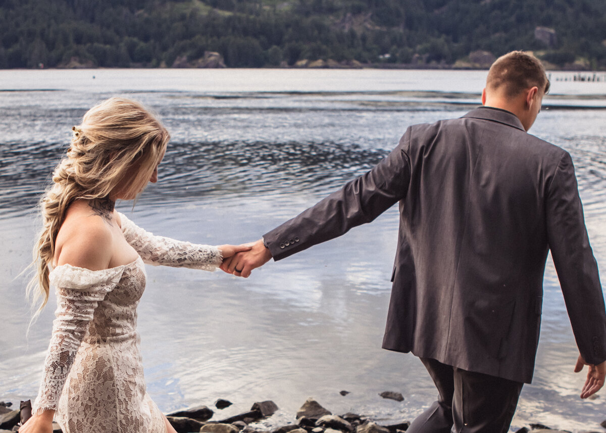 Columbia-Gorge-Elopement-Photographer