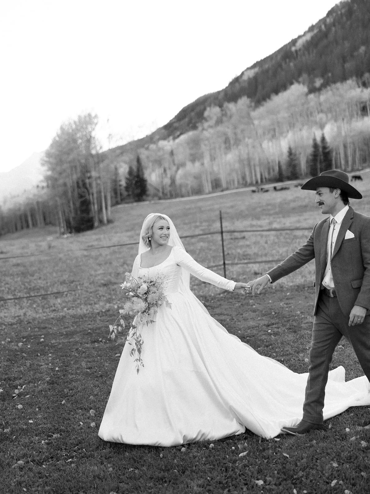 Aspen fall tented wedding at t lazy 7 ranch_RxL-90