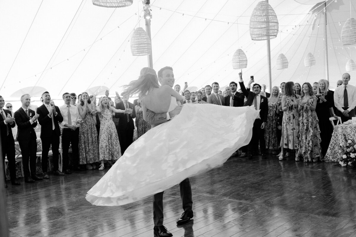 Kate-Murtaugh-Events-bride-groom-first-dance