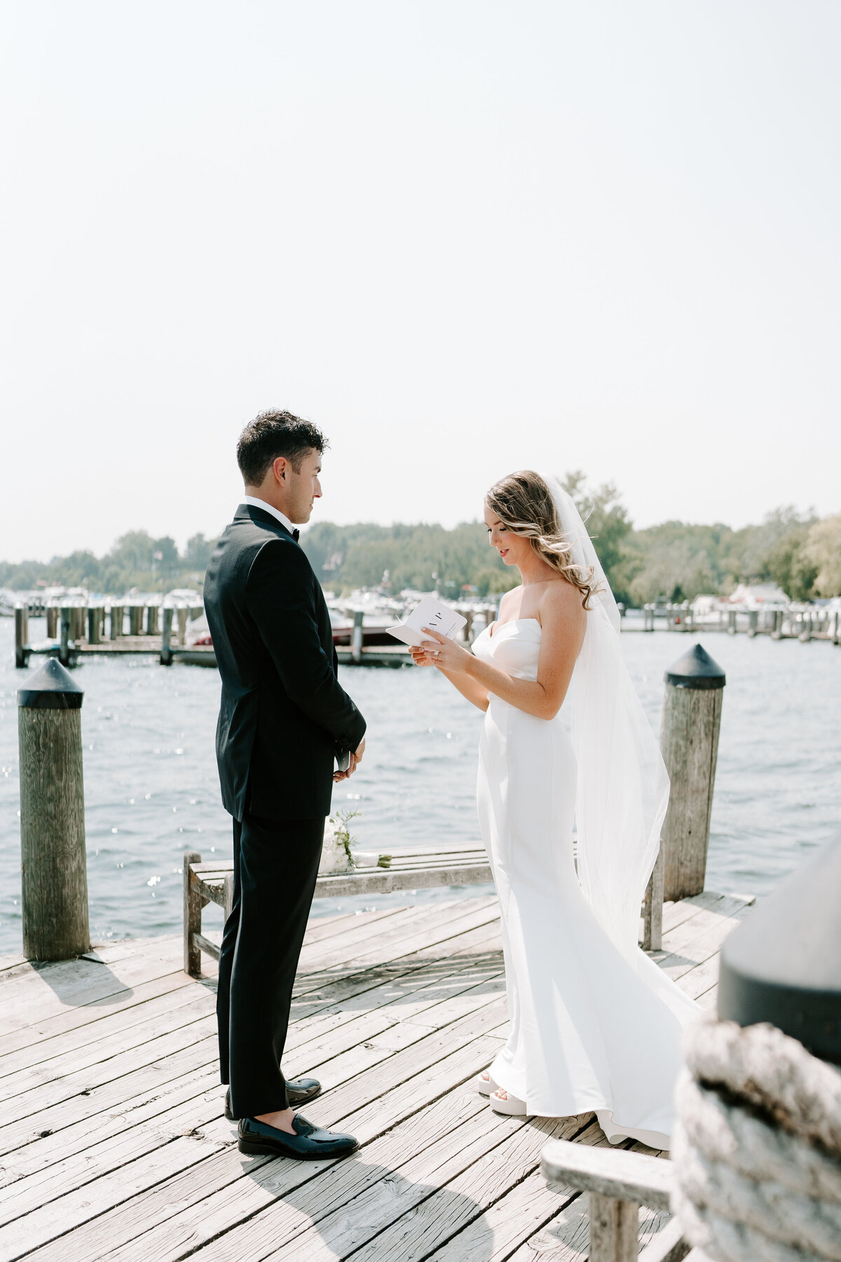abby-parker-lake-minnetonka-wedding-20