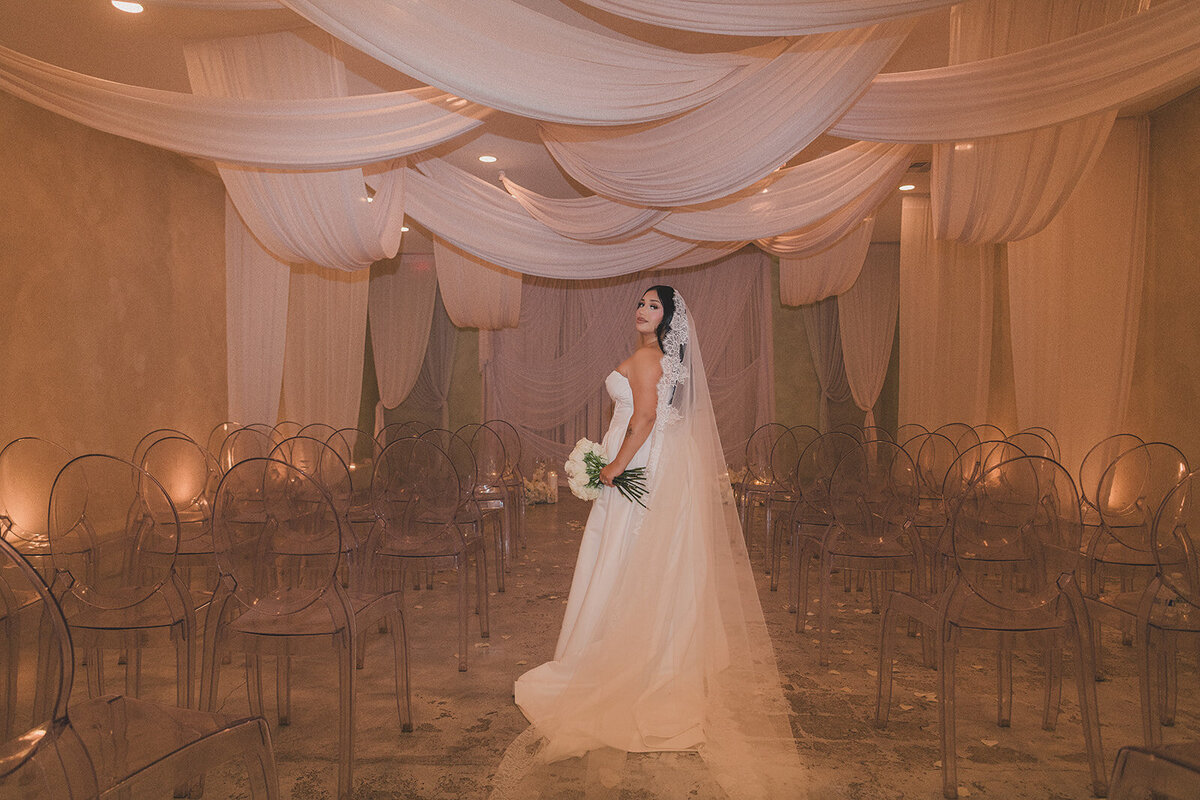 ThatChapelDowntownLasVegasModernWeddingChapel14