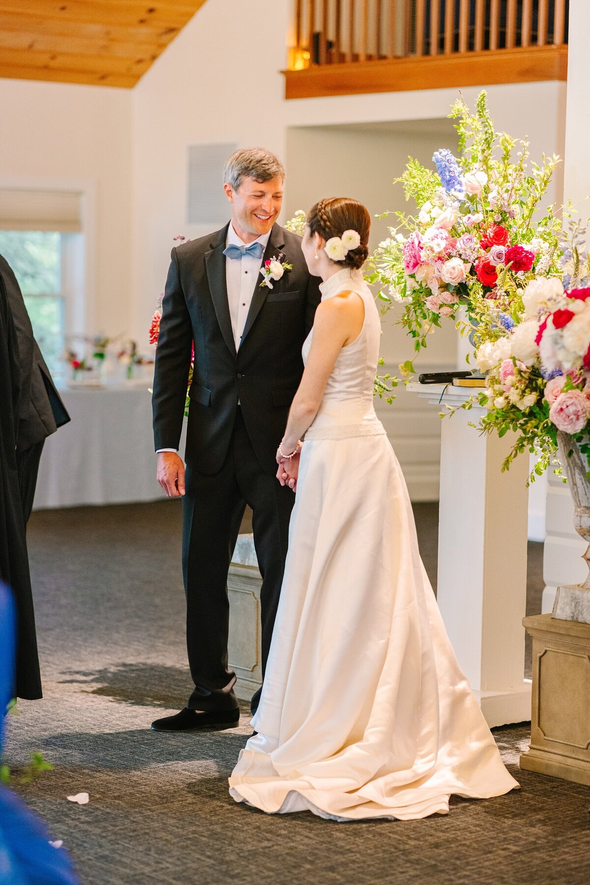 Modern_Black_Tie_Rainy_Summer_Wedding_Spruce_Point_Inn_Maine_Photography_0032