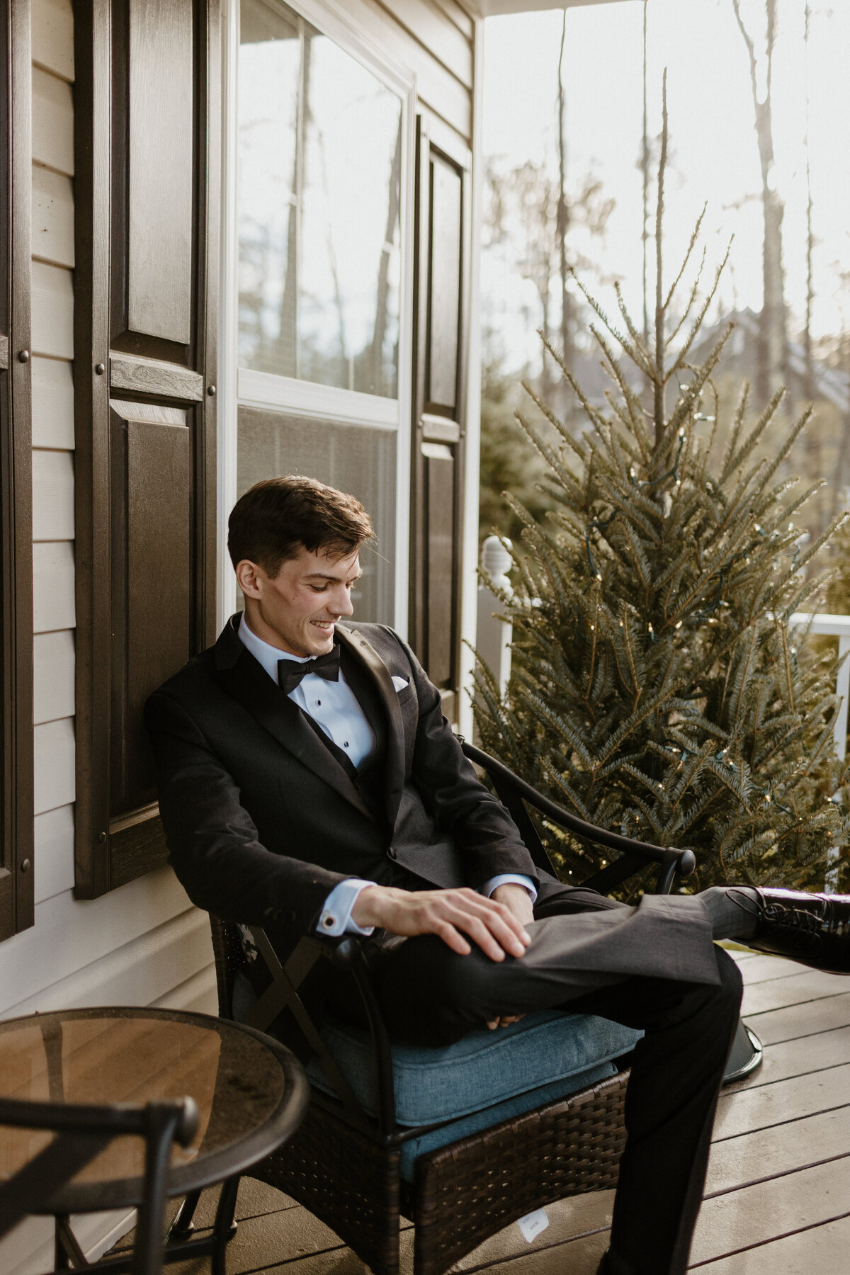 Timeless Wedding moments of the groom in Virginia