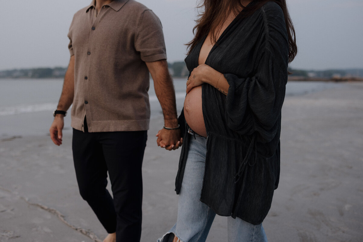 coastal-new-england-maternity-photoshoot-21