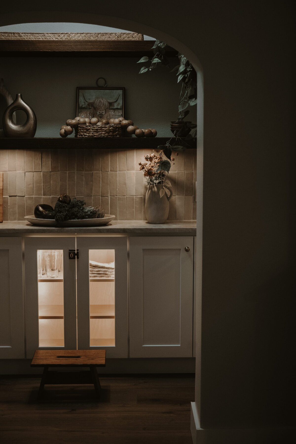 dewine design orlando interior design vintage cove trail cozy pantry with lighting in cabinets