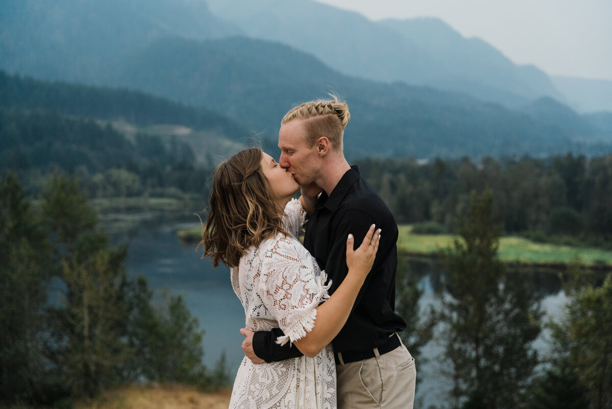 oregon-elopement-photographer-00802