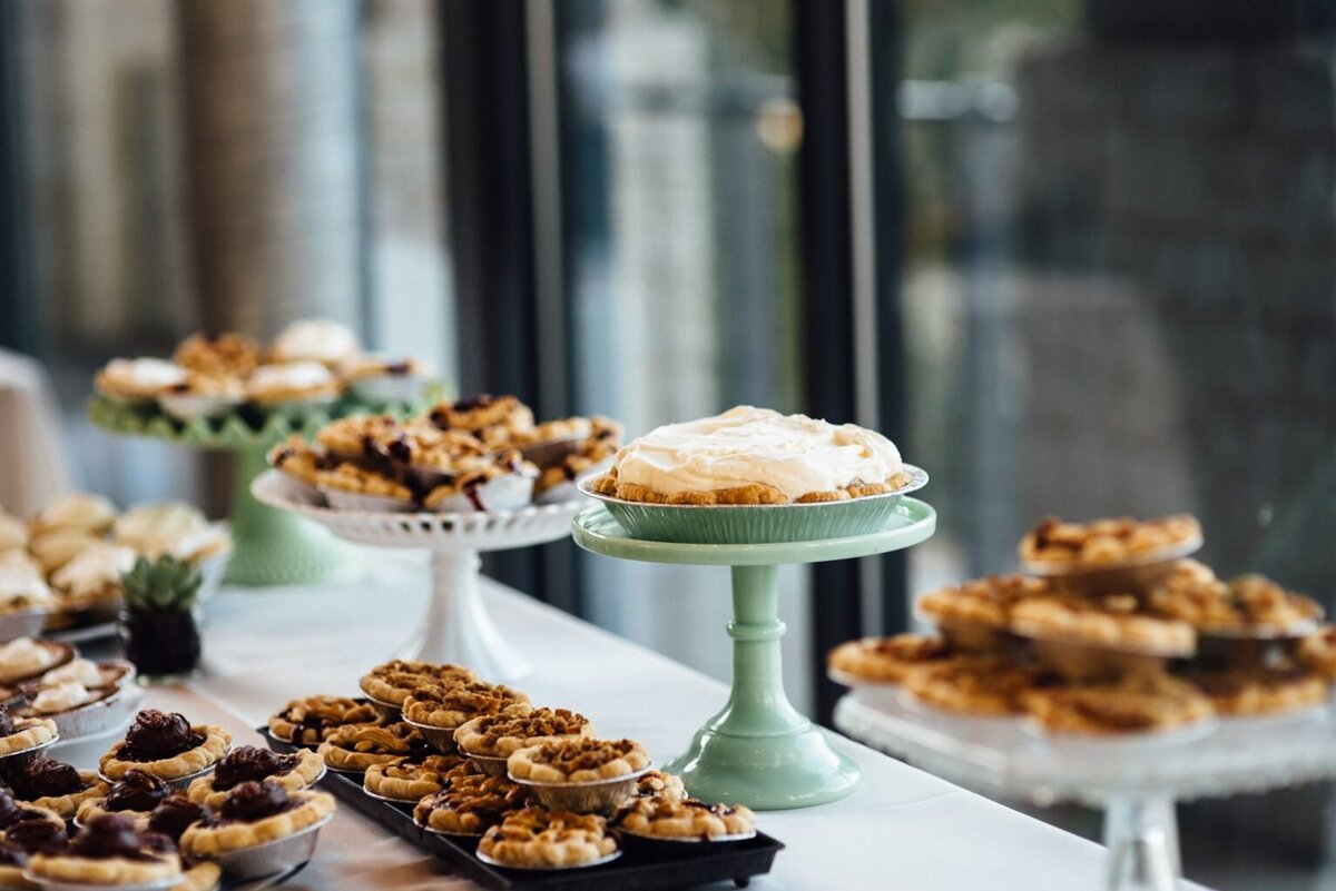 lbj-wildflower-center-dessert-table-2016-8019-1534x1024