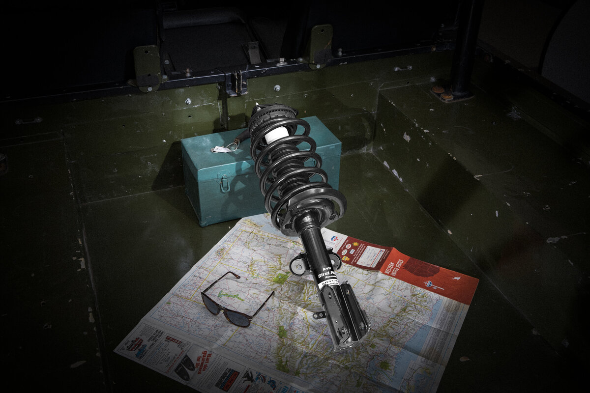 StrutPlus in wagon with toolbox and map_WITH EFFECTS_6143_v1