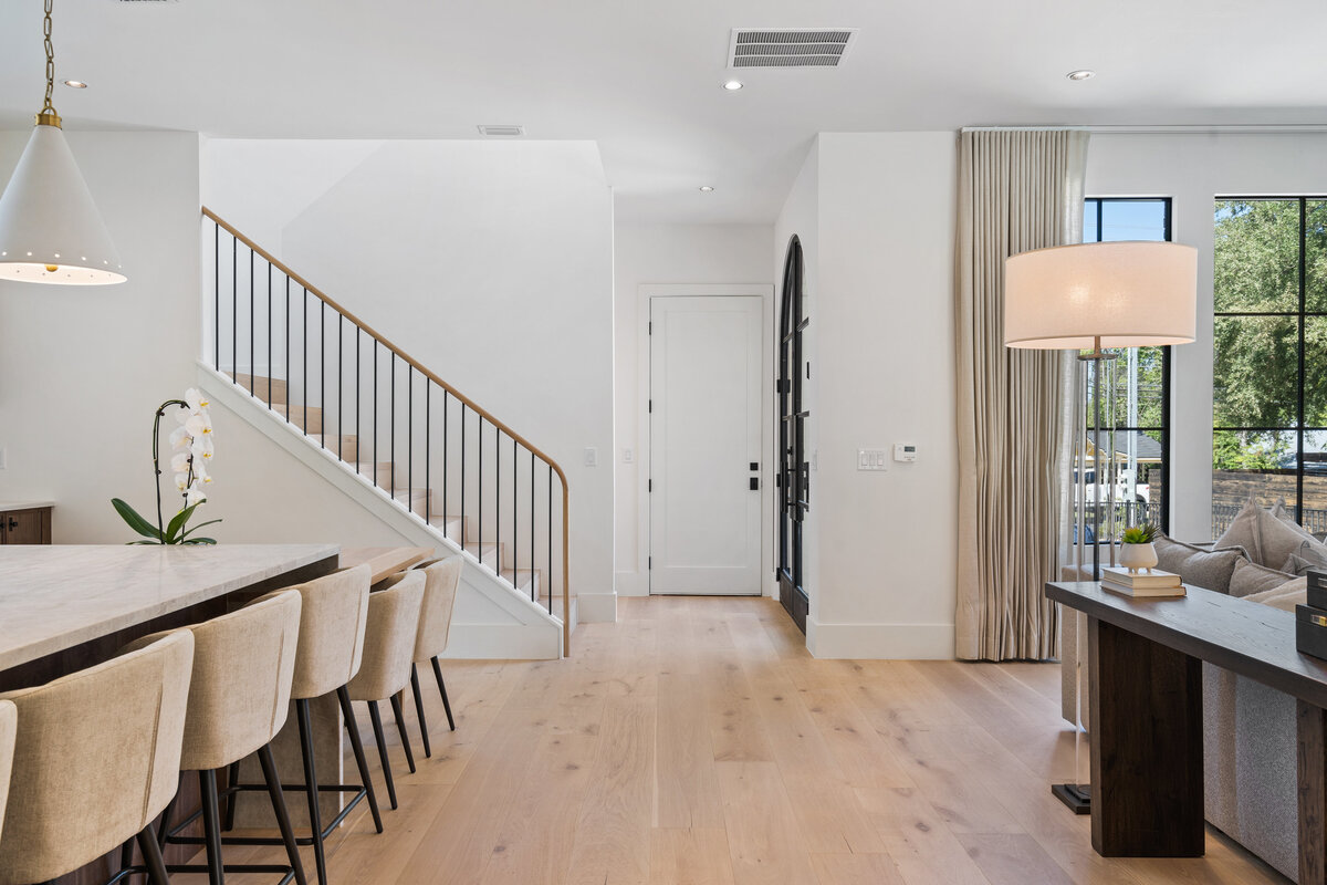 5505-woodrow-ave-staircase-3