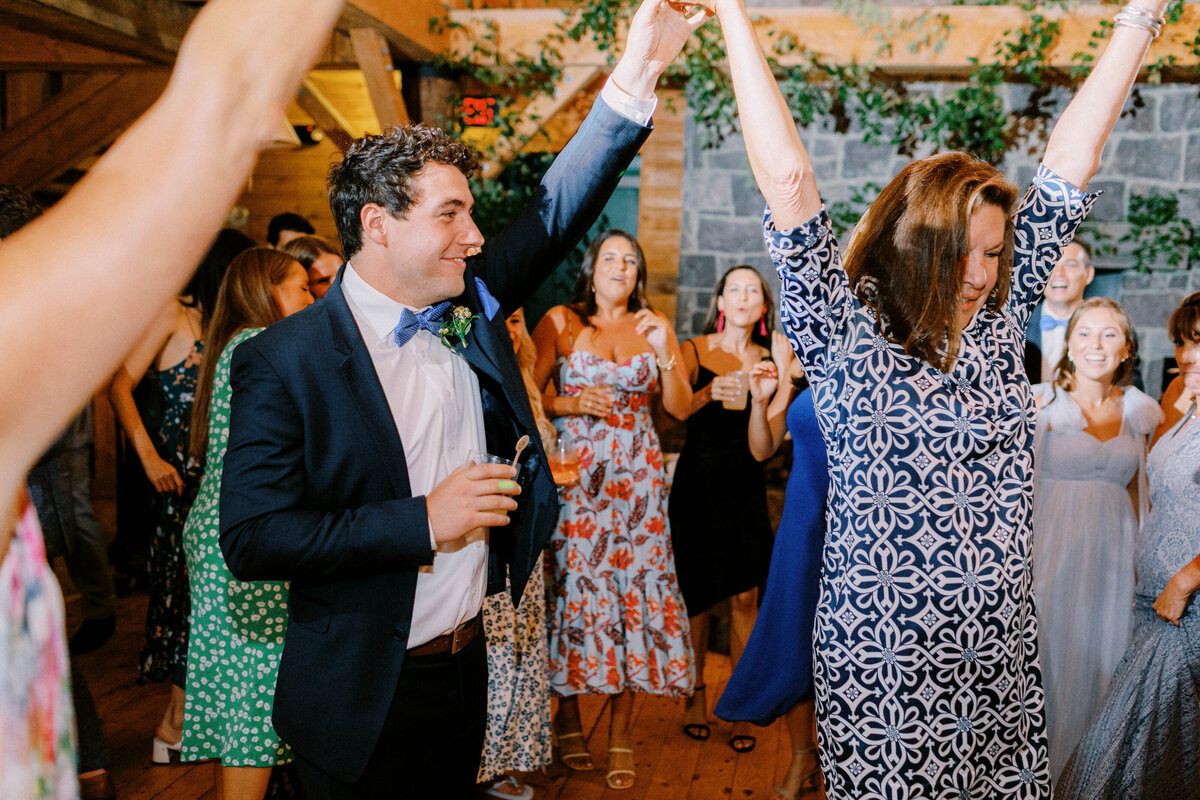 Vermont-Luxury-Wedding-Photographer-Reception-Party_324