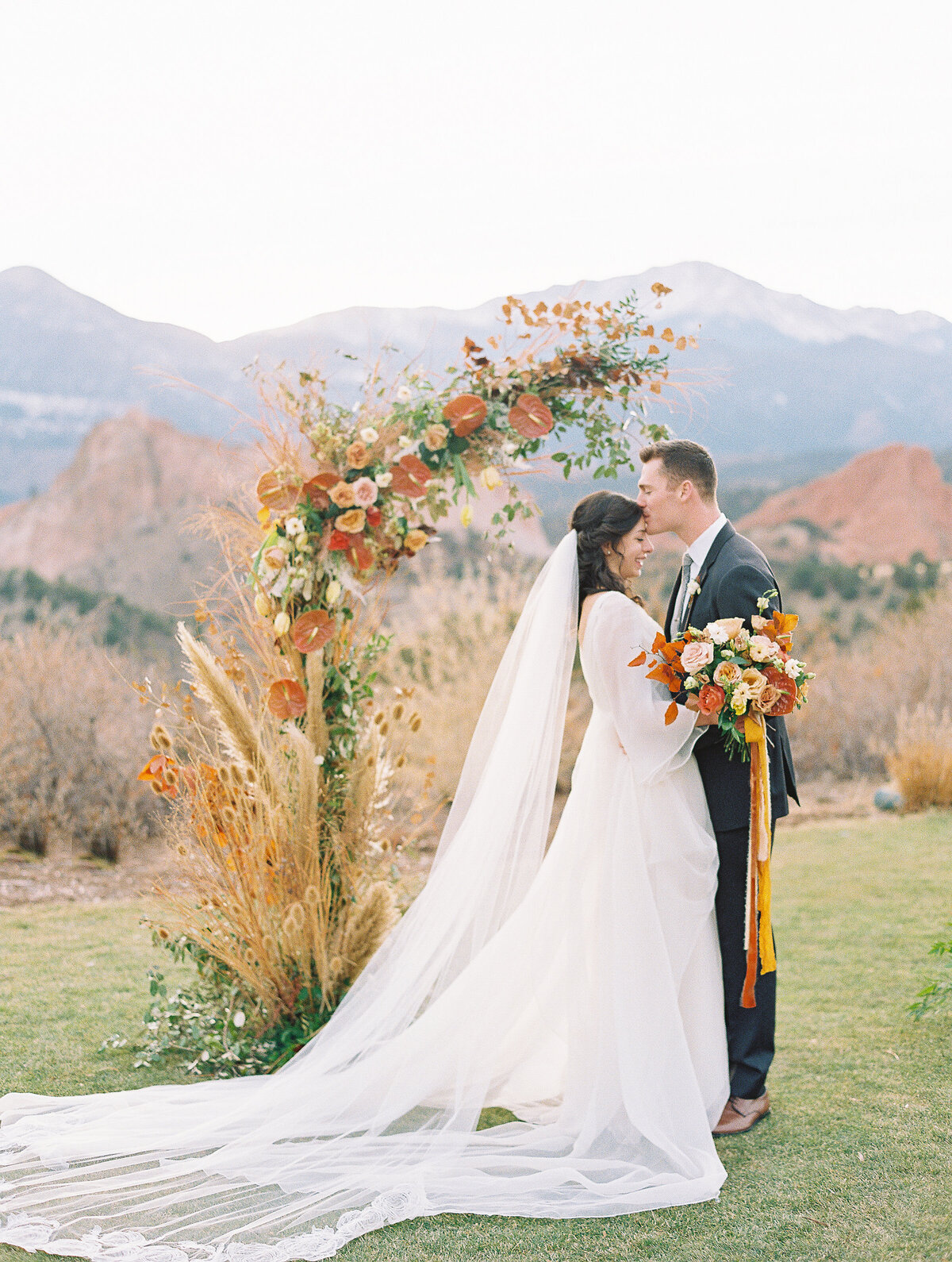 Garden of the Gods wedding bride and groom