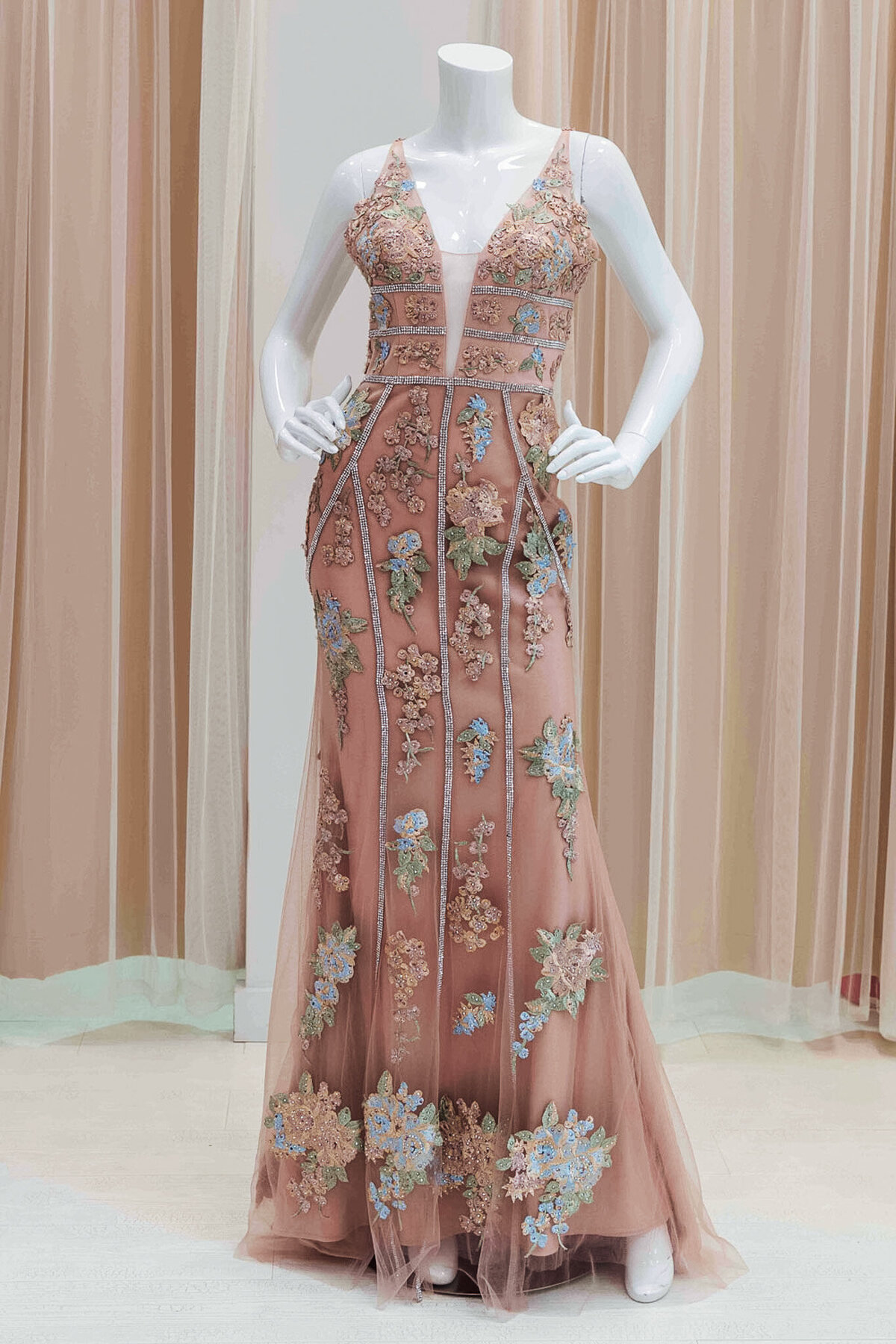 Saira-Floral-Applique-Evening-Dress-in-Nude (2)